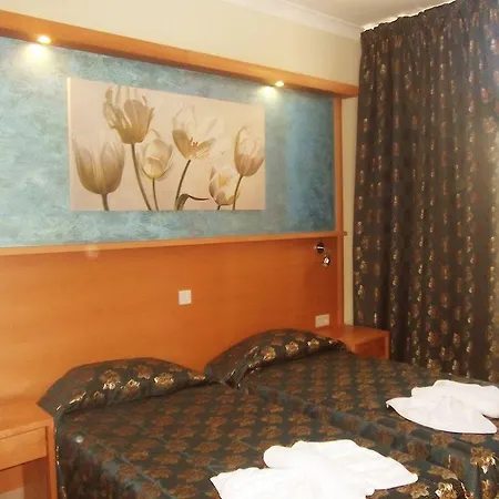 Alexandra Hotel 3*
