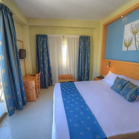 Alexandra Hotel 3*